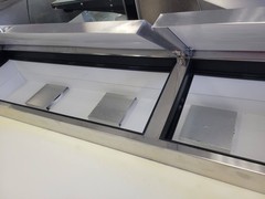 TRUE TPP-67D-2 67″ PIZZA PREP TABLE 2 DRAWERS 1 DOOR 33 – 41°F PAN RAIL TEMPERAT