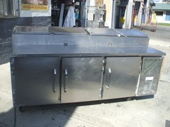 PIZZA PREP TABLE, VICTORY, MODEL VPT, SHELVES, CASTERS, PANS, 900 ITEMS ON E BAY