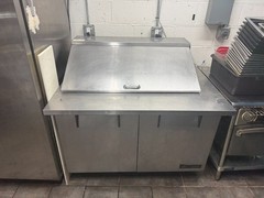 true TSSU-48-12-HC Food Prep Table/Sandwich Station – Good condition