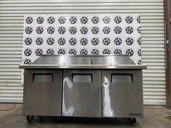 True TSSU-72-30M-B-ST-HC 72″ TSSU Series Mega Top Sandwich/Salad Prep Table w/ R