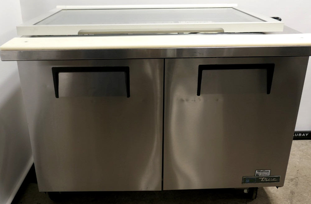 True TSSU-48-18M-B-FGLID-HC 48″ Mega Top Sandwich/Salad Prep Table w/ 2 Doors