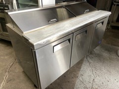 OPEN BOX NEW 3 Door 73″ Refrigerated Prep Table Cooler NSF Atosa MSF8304GR #2227