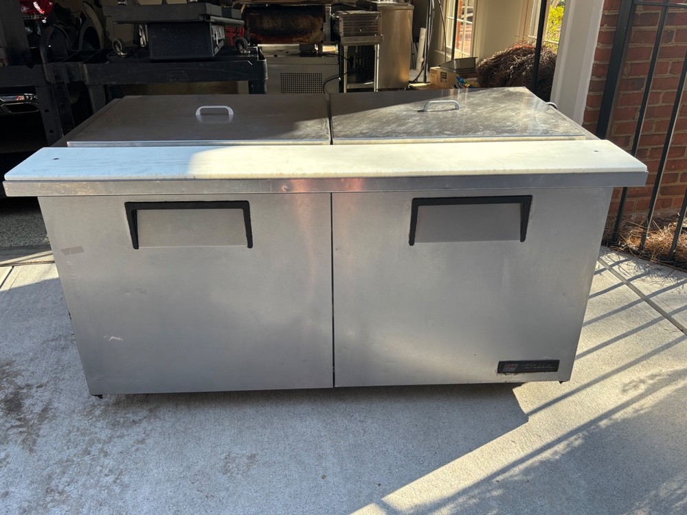 True TSSU-60-24M-B-ST Mega Top Refrigerated Prep Table