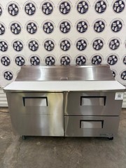 True TSSU-60-16D-2-HC 60″ Commercial Sandwich Prep Table – 2 Door /2024