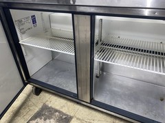 True 2 Dr., 4’ Sandwich Prep Table, Runs Great!