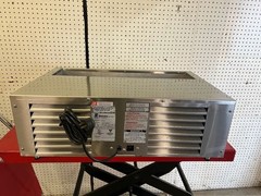 Used 27″ APW Wyott RTR-8 Countertop Refrigerated Prep Rail 8 Pan Capacity 120V