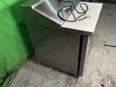 True TSSU-27-08-HC 27″ TSSU Series Sandwich/Salad Prep Table Refrigerated 2523