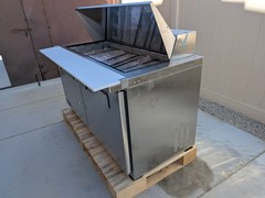 Polarman PLM-S60KS 61″ Mega Top Sandwich Prep Table Open Box Scratch Dent