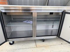 Dukers DSP72-30M-S3 72 1/2″ Sandwich/Salad Prep Table w/ Refrigerated Base, 115v
