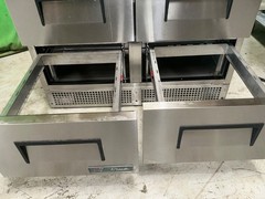 2022 True TFP-48-18M-D-4 48″ Sandwich/Salad Prep Table w/ Refrigerated Base 2457