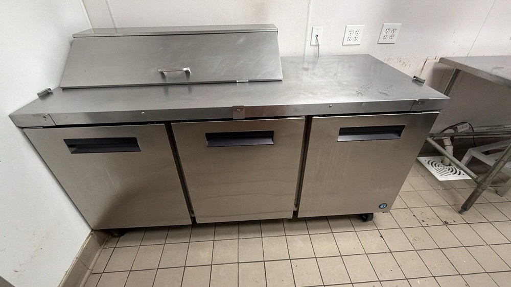 Stainless Steel Commercial Refrigerated Prep Table 3 Doors Standard Top