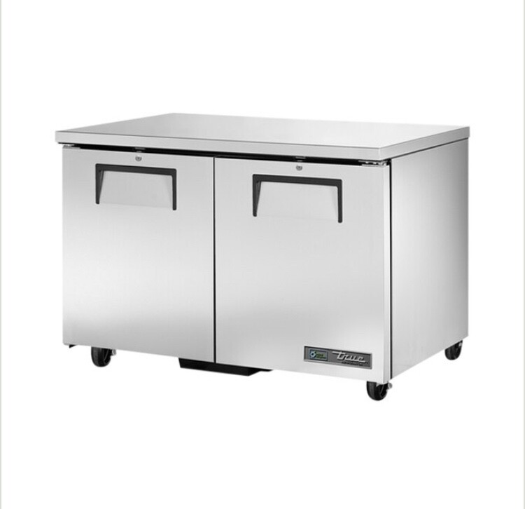 60” True TWT-60-HC 60″ Solid Two Door Worktop Refrigerator,16 Cu. Ft brand new 