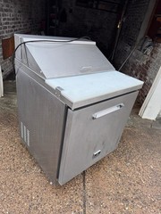 Kelvinator KCHST27.8 Commercial Refrigerated Prep Table Cutting Top 1 Door 210 …