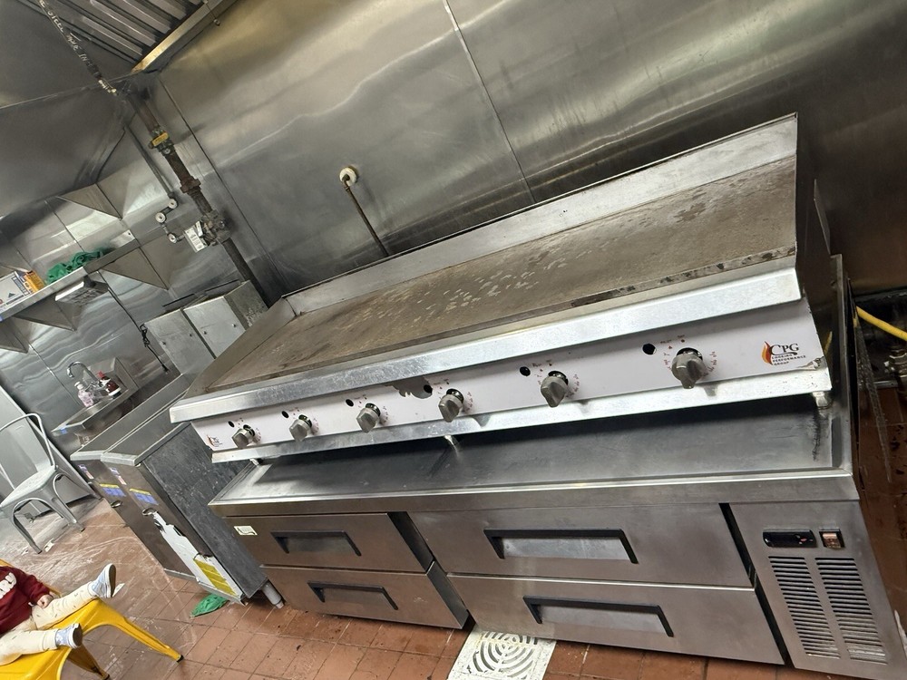 used Cpg 72″ gas countertop griddle with manual control & 4 drawer refrigerated