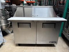 2 Door 4′ Mega Top Sandwich Food Prep Table Cooler True TSSU-48-18M-B 48″ Fridge