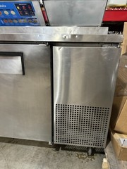 TRUE PIZZA PREP TABLE WITH 2 DOOR COOLER MODEL: TPP-67